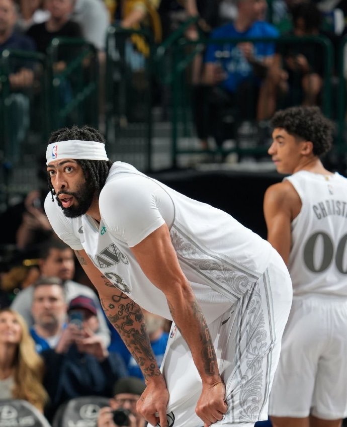 独行侠目前排名西部第八，浓眉伤缺数周