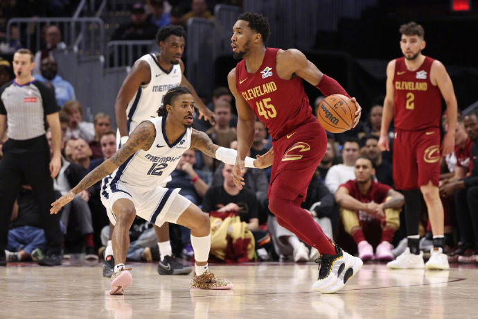 骑士 VS 灰熊：2025NBA 赛场，谁能主宰战局？